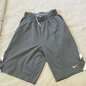 Men’s Nike dry fit shorts   Medium